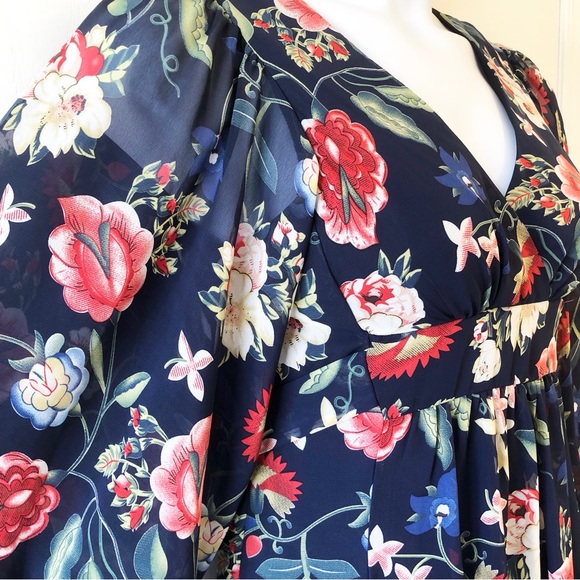 NWOT Betsy Johnson Floral dress. - Picture 4 of 11